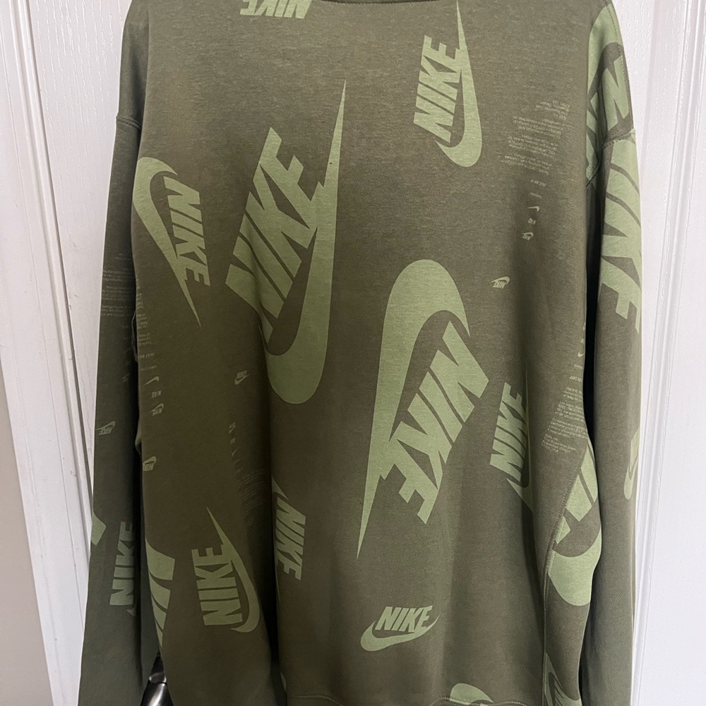 Nike Men's Green Zip-Up Sweater - Picture 4 of 6